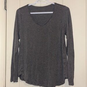 Reitmans Essentials Charcoal V-Neck Long Sleeve Top